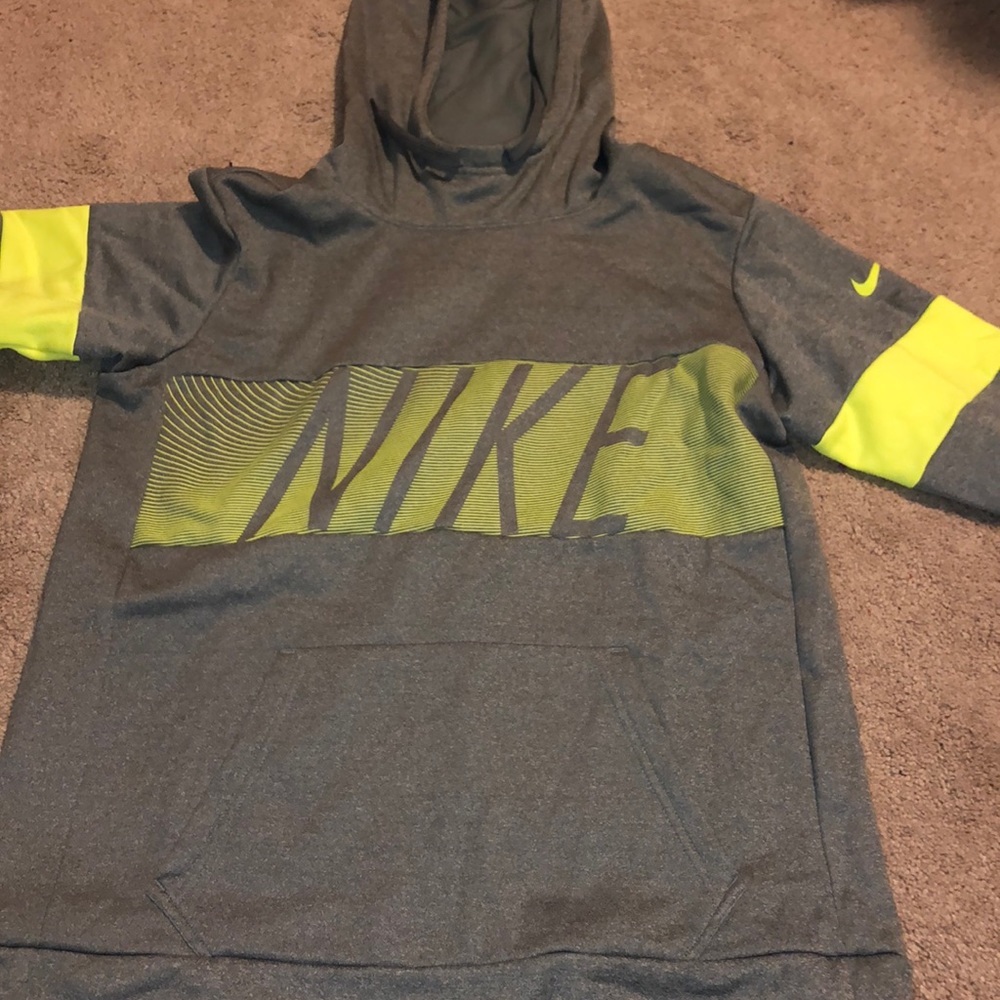BRAND NEW NIKE SWEATSHIRT